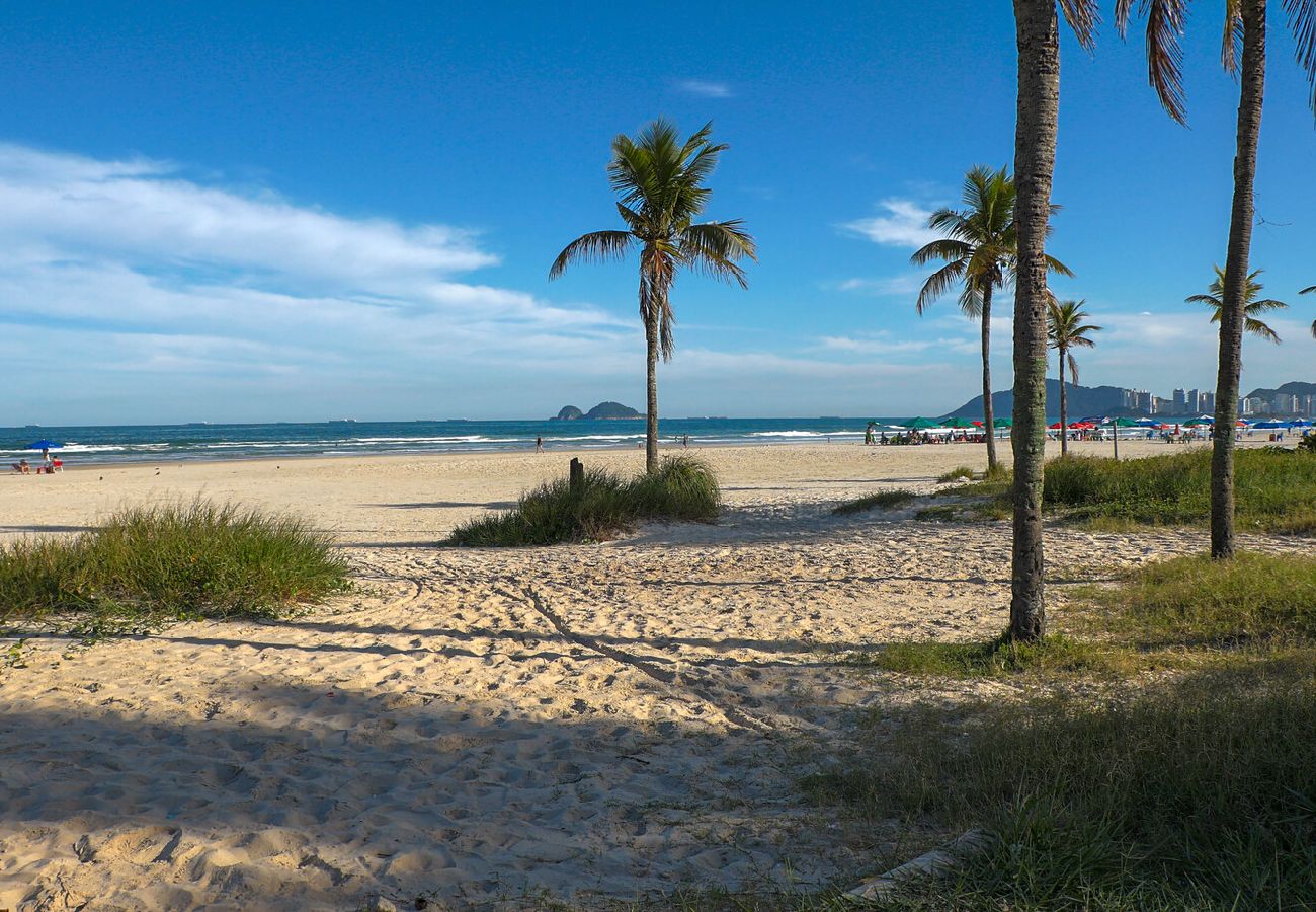 Apartamento em Guarujá - Apto acolhedor a 350m do mar c vaga, pet friendly Apartamento em Guarujá - Apto acolhedor a 350m do mar c vaga, pet friendly