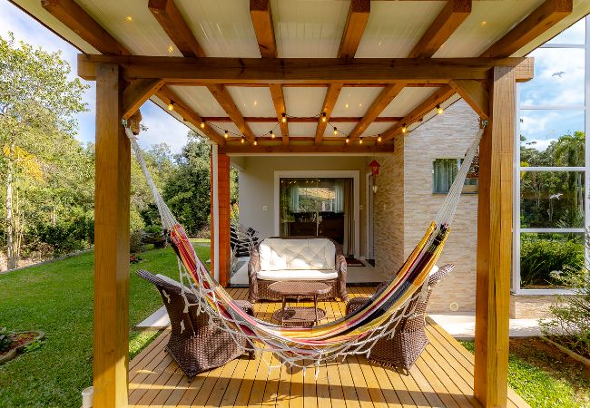 Casa em Benedito Novo - Casa de campo c/ Wi-Fi, jardim e churrasqueira Casa em Benedito Novo - Casa de campo c/ Wi-Fi, jardim e churrasqueira