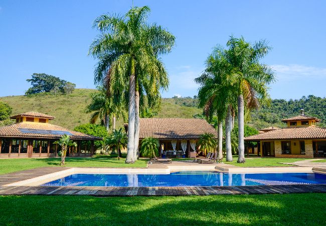 Casa em Santa Branca - Casa de campo c/ piscina, academia, hidro e Wi-fi Casa em Santa Branca - Casa de campo c/ piscina, academia, hidro e Wi-fi