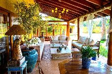 Casa em Santa Branca - Casa de campo c/ piscina, academia, hidro e Wi-fi