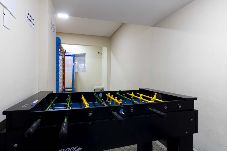 Apartamento em Guarujá - Apto c Wifi e ótima localização a 350m da praia