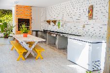 Casa em Benevides - Casa c Wifi, churrasq, pisc, redário, Pet friendly