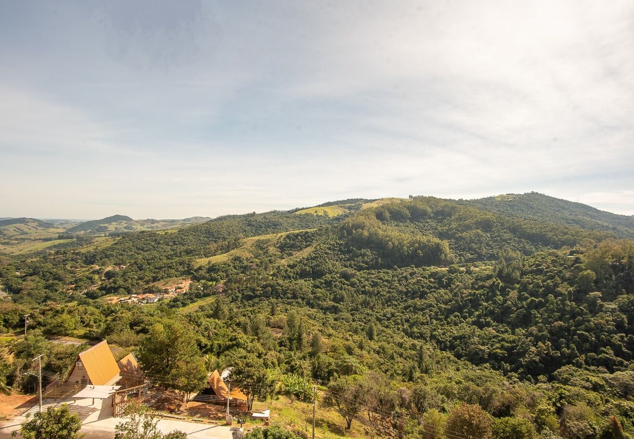Apartamento em Águas de Lindóia - Apto c/ Piscina, Churrasqueira e Vista p/ Montanha Apartamento em Águas de Lindóia - Apto c/ Piscina, Churrasqueira e Vista p/ Montanha