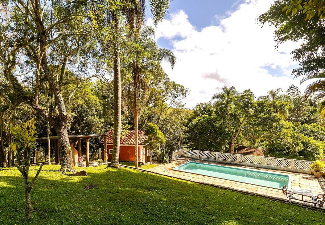 Casa em Suzano - Chácara c wifi, churrasq, pisc, lazer,pet friendly Casa em Suzano - Chácara c wifi, churrasq, pisc, lazer,pet friendly