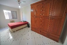 Apartamento em Guarujá - Apto com Wi-Fi, ar-condicionado e vaga de garagem