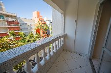 Apartamento em Guarujá - Apto com Wi-Fi, ar-condicionado e vaga de garagem