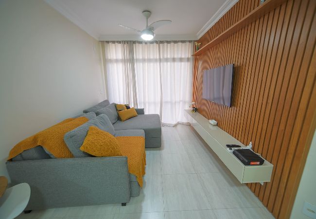 Apartamento em Guarujá - Apto completo com wi-fi, ar-cond a 200m da praia Apartamento em Guarujá - Apto completo com wi-fi, ar-cond a 200m da praia