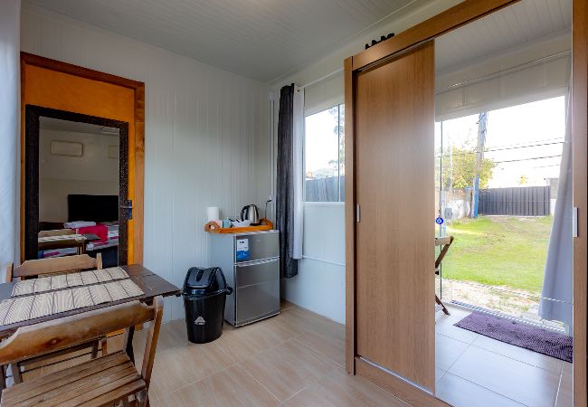 Trailer em Balneário Camboriú - Casa Container: Minimalismo e Estilo a 130m do mar Trailer em Balneário Camboriú - Casa Container: Minimalismo e Estilo a 130m do mar