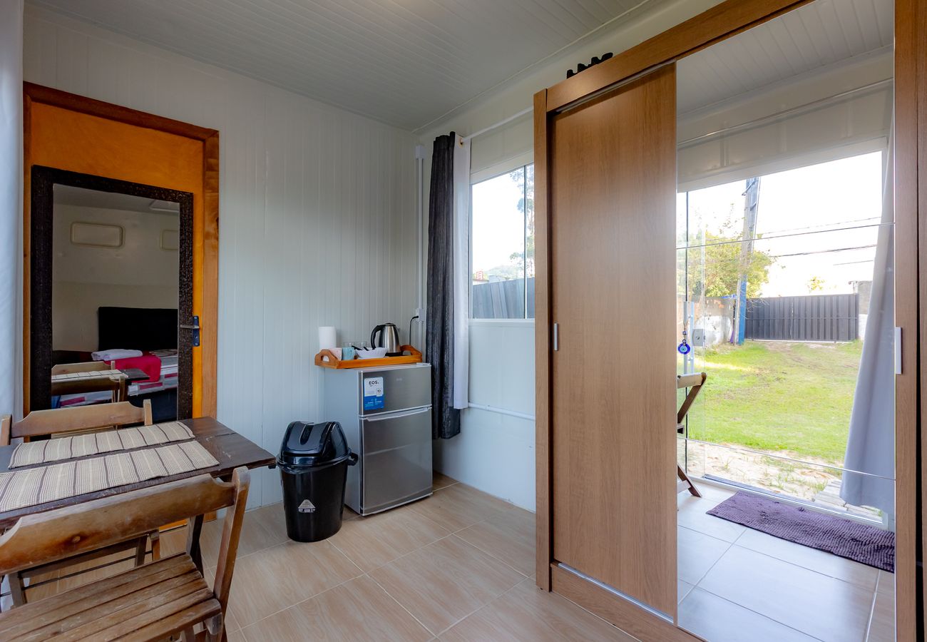 Trailer em Balneário Camboriú - Casa Container: Minimalismo e Estilo a 130m do mar Trailer em Balneário Camboriú - Casa Container: Minimalismo e Estilo a 130m do mar