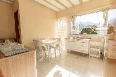 Apartamento em Angra dos Reis - Apto c/ Wi-fi,  garagem e vista das montanhas