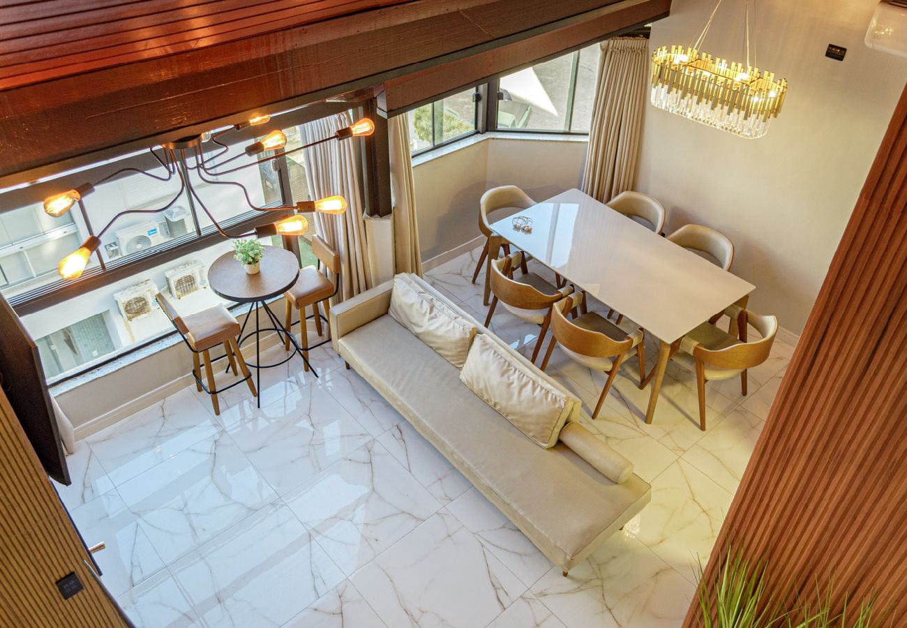 Apartamento em Florianópolis - Triplex pet friendly c/ churrasqueira e hidro Apartamento em Florianópolis - Triplex pet friendly c/ churrasqueira e hidro