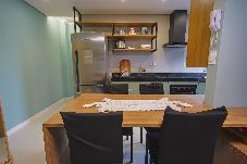 Apartamento em Praia Grande - Apto pet friendly com garagem a 100m do mar