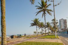 Apartamento em Praia Grande - Apto pet friendly com garagem a 100m do mar