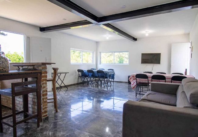 Casa em Santana de Parnaíba - Refúgio Pet-Friendly c/ Lareira, garagem e Wi-fi Casa em Santana de Parnaíba - Refúgio Pet-Friendly c/ Lareira, garagem e Wi-fi