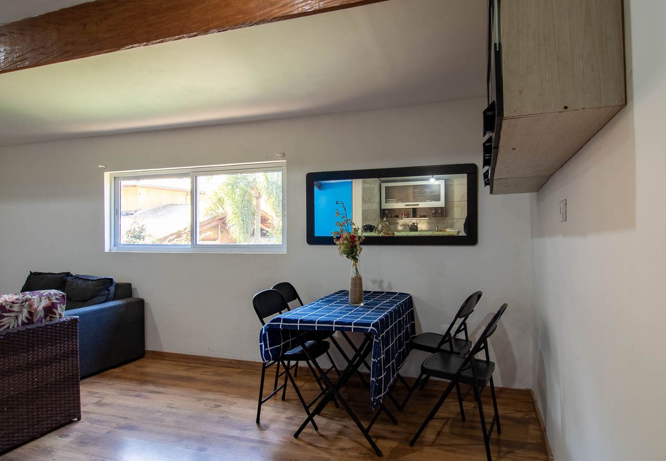 Casa em Santana de Parnaíba - Refúgio Pet-Friendly c/ Lareira, garagem e Wi-fi Casa em Santana de Parnaíba - Refúgio Pet-Friendly c/ Lareira, garagem e Wi-fi