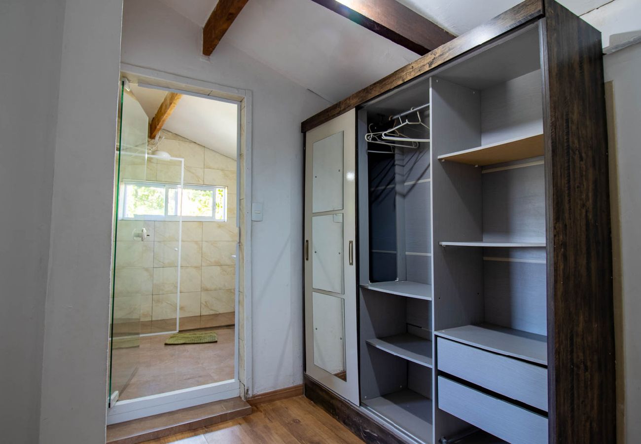 Casa em Santana de Parnaíba - Refúgio Pet-Friendly c/ Lareira, garagem e Wi-fi Casa em Santana de Parnaíba - Refúgio Pet-Friendly c/ Lareira, garagem e Wi-fi