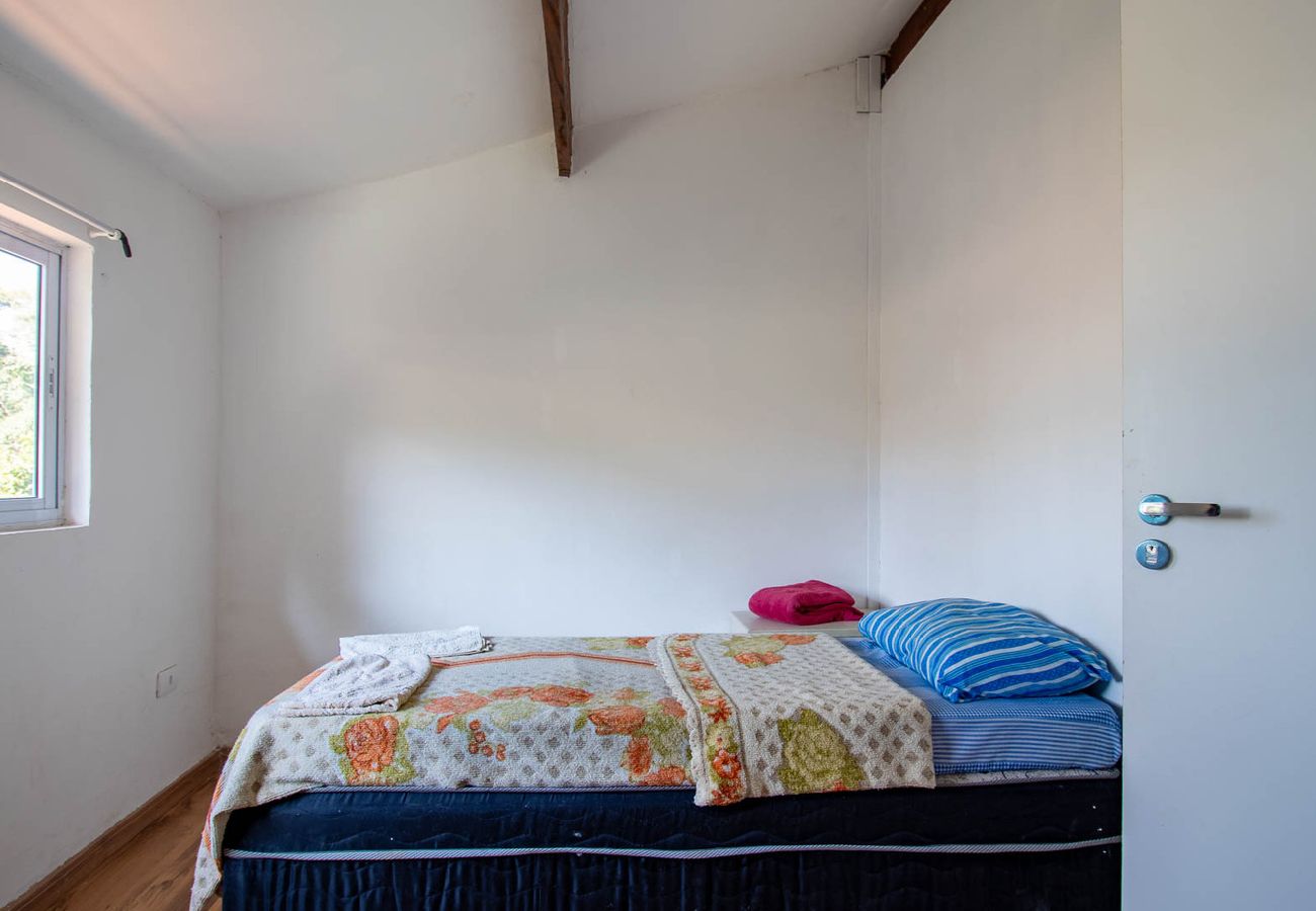 Casa em Santana de Parnaíba - Refúgio Pet-Friendly c/ Lareira, garagem e Wi-fi Casa em Santana de Parnaíba - Refúgio Pet-Friendly c/ Lareira, garagem e Wi-fi