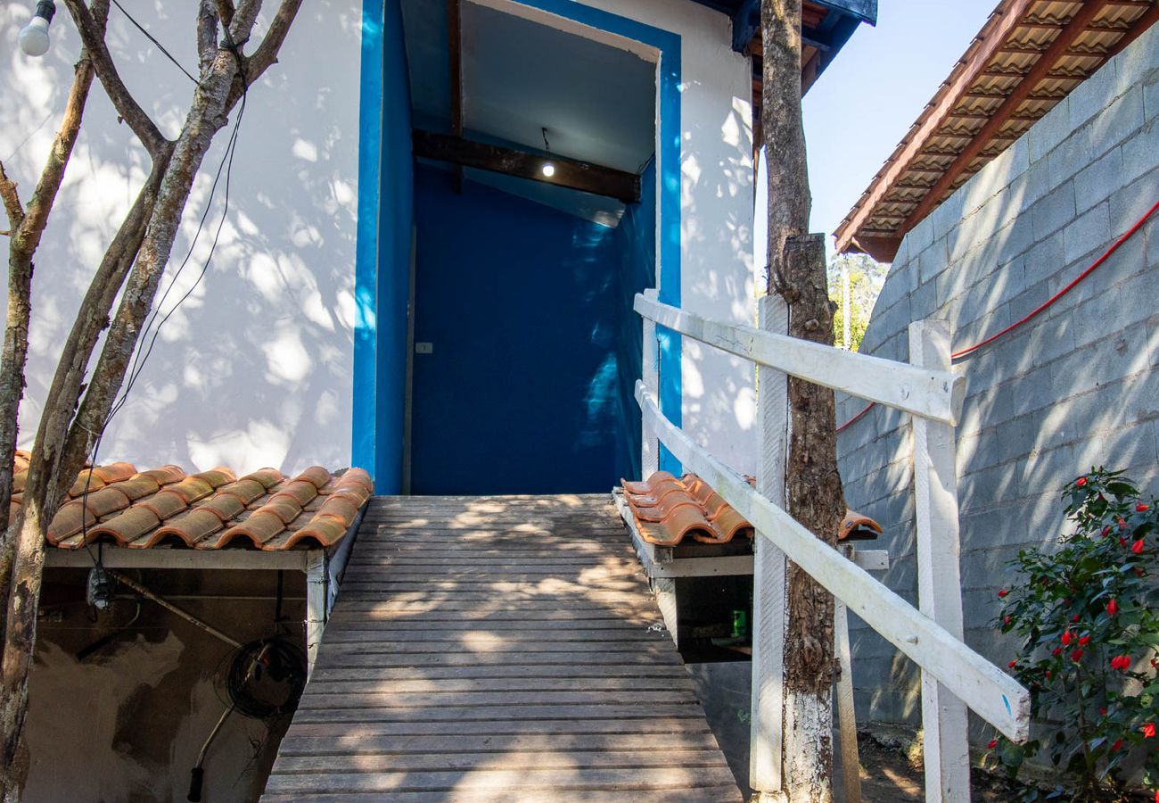 Casa em Santana de Parnaíba - Refúgio Pet-Friendly c/ Lareira, garagem e Wi-fi Casa em Santana de Parnaíba - Refúgio Pet-Friendly c/ Lareira, garagem e Wi-fi