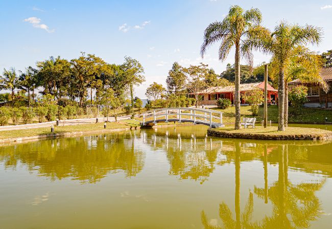 Casa em Anitápolis - Casa de campo c/ lareira, jogos e piscina aquecida Casa em Anitápolis - Casa de campo c/ lareira, jogos e piscina aquecida
