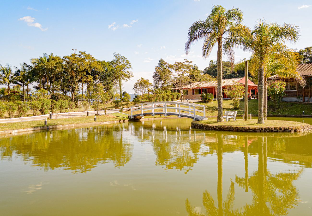 Casa em Anitápolis - Casa de campo c/ lareira, jogos e piscina aquecida Casa em Anitápolis - Casa de campo c/ lareira, jogos e piscina aquecida