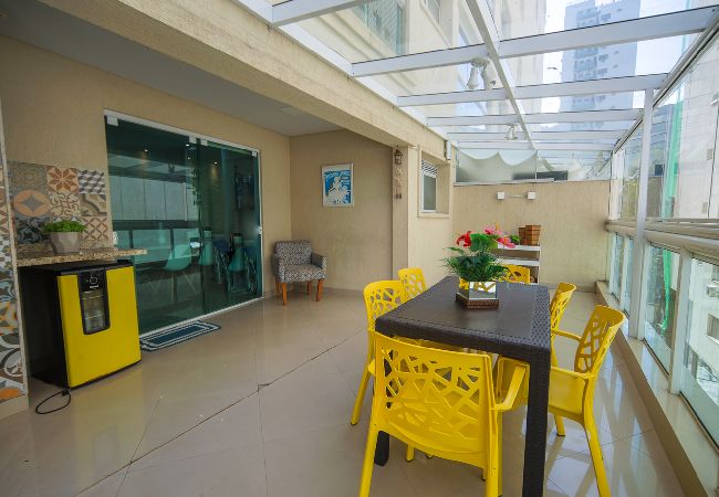 Apartamento em Guarujá - Apto pet friendly c/ churrasqueira a 100m da praia Apartamento em Guarujá - Apto pet friendly c/ churrasqueira a 100m da praia