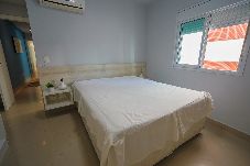 Apartamento em Guarujá - Apto pet friendly c/ churrasqueira a 100m da praia