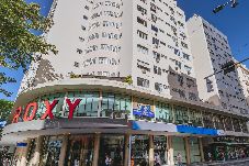 Apartamento em Rio de Janeiro - Studio com Wi-Fi e Ar a 45m da Praia de Copacabana