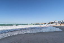 Apartamento em Rio de Janeiro - Studio com Wi-Fi e Ar a 45m da Praia de Copacabana