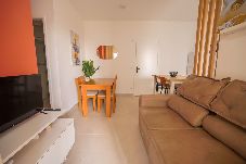 Apartamento em Mongaguá - Apto Beira-Mar com Vista, Churrasqueira e Piscina