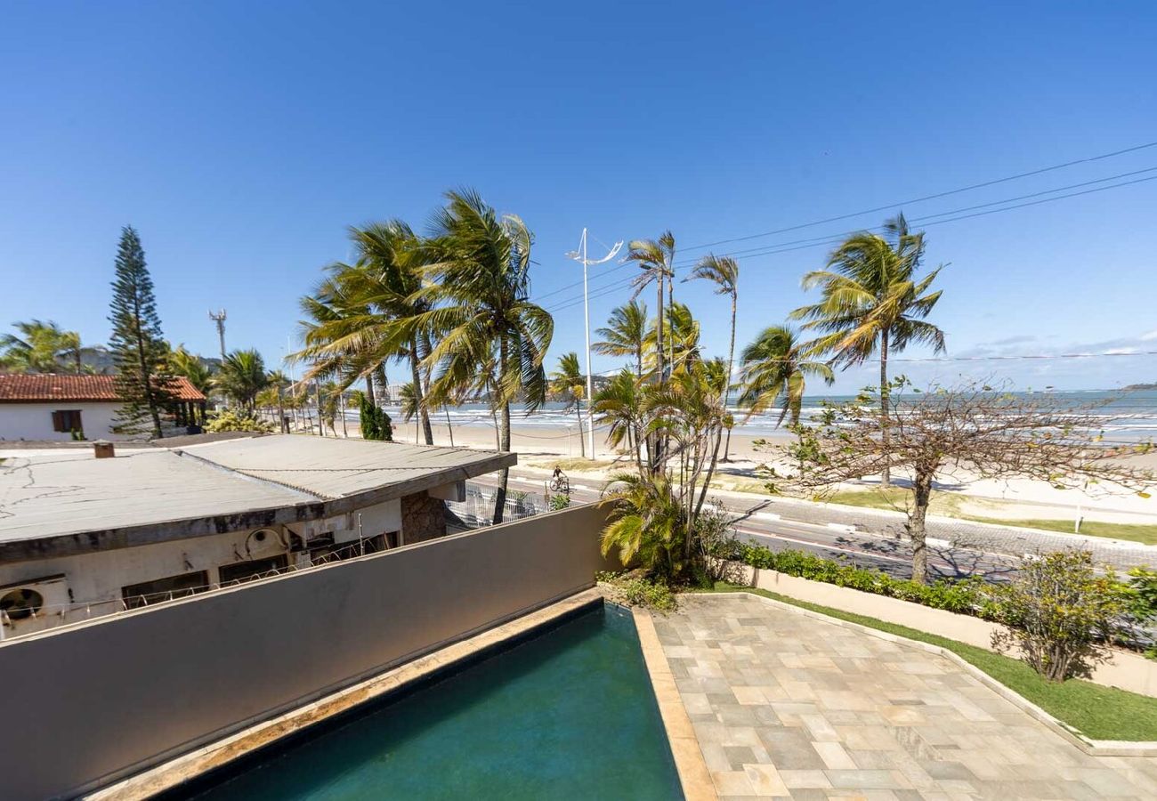Casa em Guarujá - Casa Alto Padrão c/ Piscina, Vista e churrasqueira Casa em Guarujá - Casa Alto Padrão c/ Piscina, Vista e churrasqueira