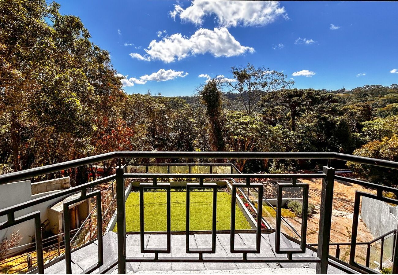 Casa em Campos do Jordão - Casa com 4 Suítes, Jacuzzi e Lareira Externa Casa em Campos do Jordão - Casa com 4 Suítes, Jacuzzi e Lareira Externa