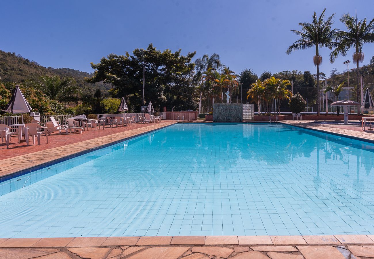 Apartamento em Águas de Lindóia - Cavalinho Branco: Flat para 4 pessoas c/ piscina Apartamento em Águas de Lindóia - Cavalinho Branco: Flat para 4 pessoas c/ piscina