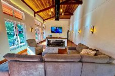 Casa em Campinas - Casa de Campo c Piscina e Sauna em Sousas