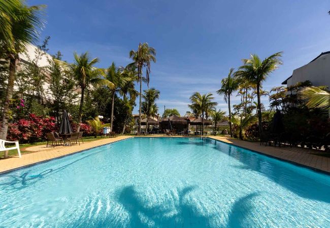 Apartamento em Guarujá - Duplex c/ Varanda, Piscina e Garagem na Enseada Apartamento em Guarujá - Duplex c/ Varanda, Piscina e Garagem na Enseada