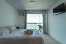 Apartamento em Mangaratiba - Loft com varanda e vista para o mar em Mangaratiba