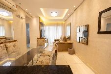 Apartamento em Guarujá - Apto c Piscina e Brinquedoteca a 400m da praia 