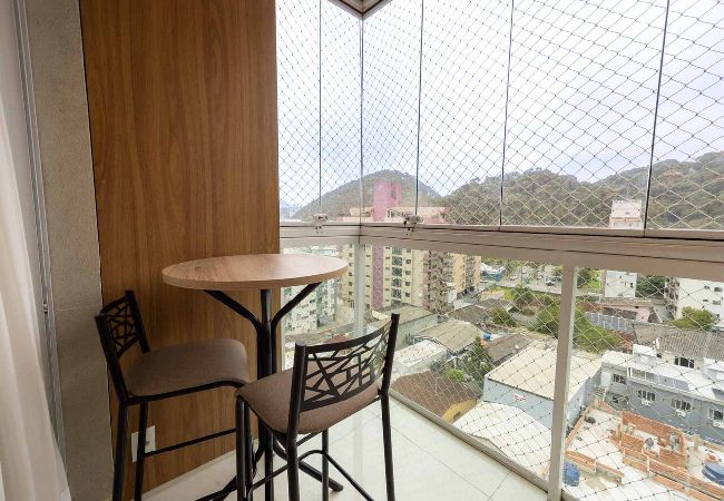 Apartamento em Guarujá - Apto c Piscina e Brinquedoteca a 400m da praia Apartamento em Guarujá - Apto c Piscina e Brinquedoteca a 400m da praia
