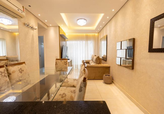 Apartamento em Guarujá - Apto c Piscina e Brinquedoteca a 400m da praia Apartamento em Guarujá - Apto c Piscina e Brinquedoteca a 400m da praia