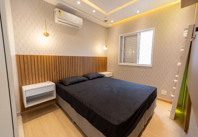 Apartamento em Guarujá - Apto c Piscina e Brinquedoteca a 400m da praia Apartamento em Guarujá - Apto c Piscina e Brinquedoteca a 400m da praia