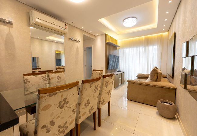 Apartamento em Guarujá - Apto c Piscina e Brinquedoteca a 400m da praia Apartamento em Guarujá - Apto c Piscina e Brinquedoteca a 400m da praia