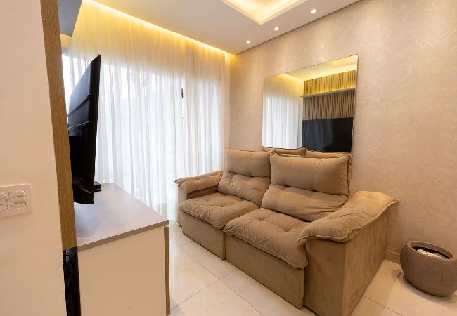 Apartamento em Guarujá - Apto c Piscina e Brinquedoteca a 400m da praia Apartamento em Guarujá - Apto c Piscina e Brinquedoteca a 400m da praia