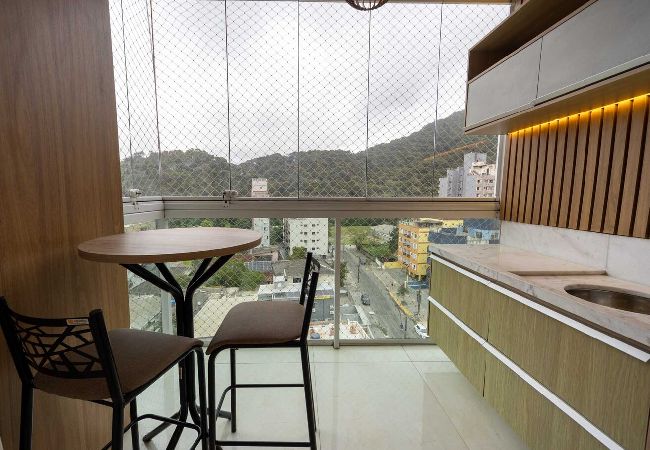 Apartamento em Guarujá - Apto c Piscina e Brinquedoteca a 400m da praia Apartamento em Guarujá - Apto c Piscina e Brinquedoteca a 400m da praia