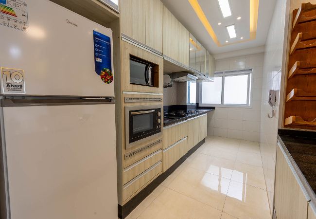 Apartamento em Guarujá - Apto c Piscina e Brinquedoteca a 400m da praia Apartamento em Guarujá - Apto c Piscina e Brinquedoteca a 400m da praia