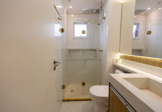 Apartamento em Guarujá - Apto c Piscina e Brinquedoteca a 400m da praia Apartamento em Guarujá - Apto c Piscina e Brinquedoteca a 400m da praia