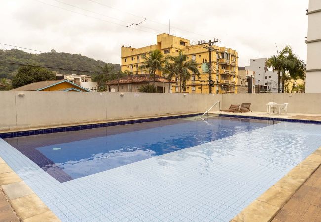 Apartamento em Guarujá - Apto c Piscina e Brinquedoteca a 400m da praia Apartamento em Guarujá - Apto c Piscina e Brinquedoteca a 400m da praia