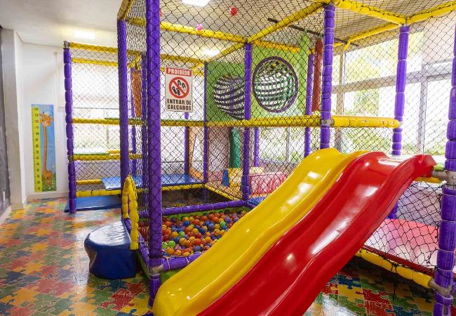 Apartamento em Guarujá - Apto c Piscina e Brinquedoteca a 400m da praia Apartamento em Guarujá - Apto c Piscina e Brinquedoteca a 400m da praia