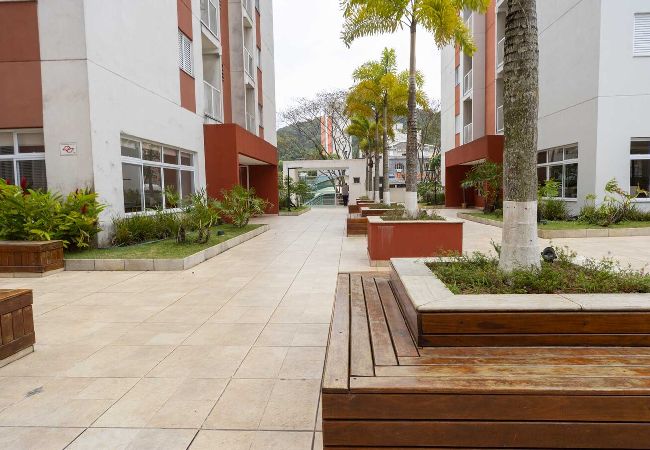 Apartamento em Guarujá - Apto c Piscina e Brinquedoteca a 400m da praia Apartamento em Guarujá - Apto c Piscina e Brinquedoteca a 400m da praia