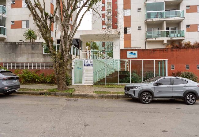 Apartamento em Guarujá - Apto c Piscina e Brinquedoteca a 400m da praia Apartamento em Guarujá - Apto c Piscina e Brinquedoteca a 400m da praia