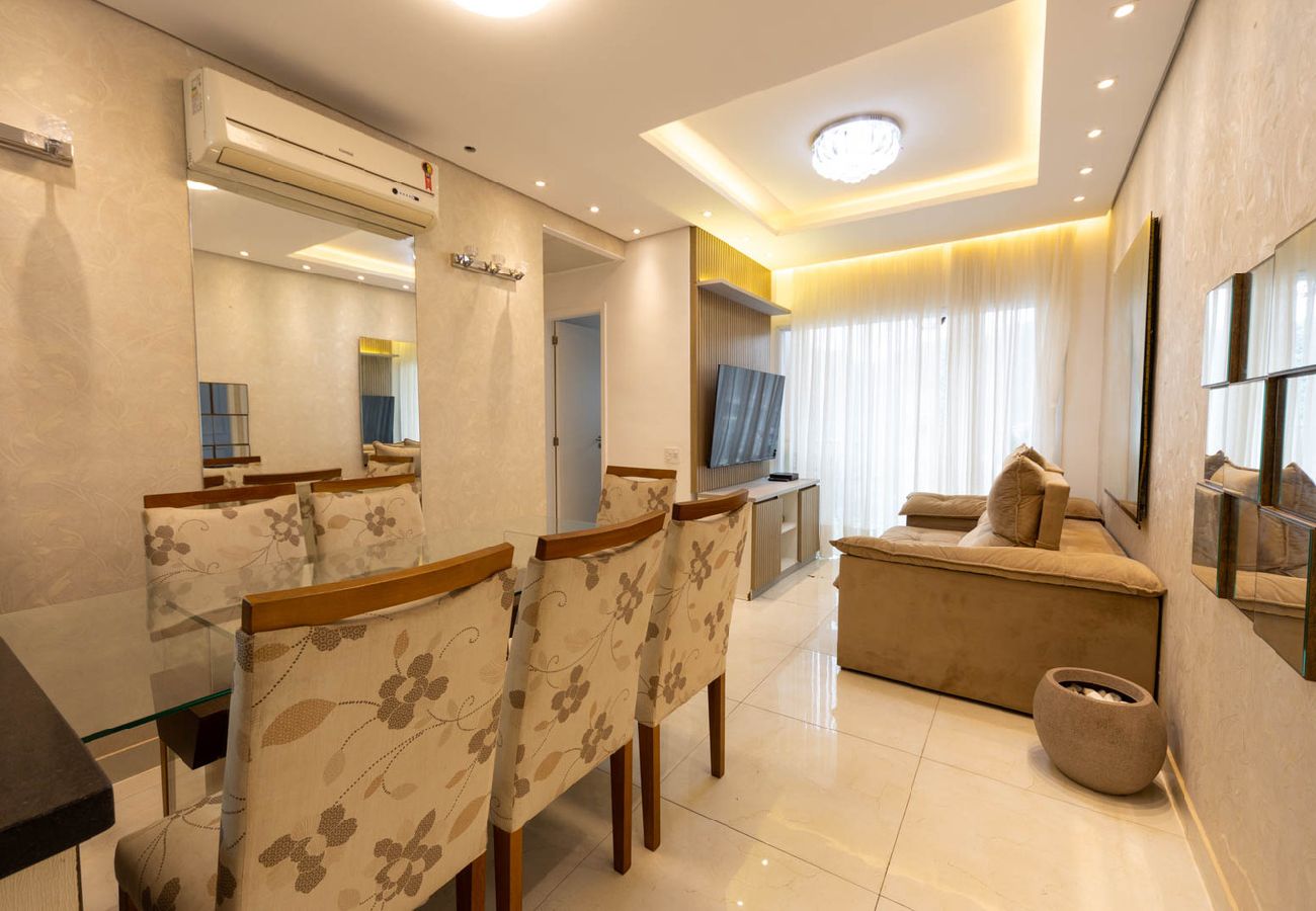 Apartamento em Guarujá - Apto c Piscina e Brinquedoteca a 400m da praia Apartamento em Guarujá - Apto c Piscina e Brinquedoteca a 400m da praia