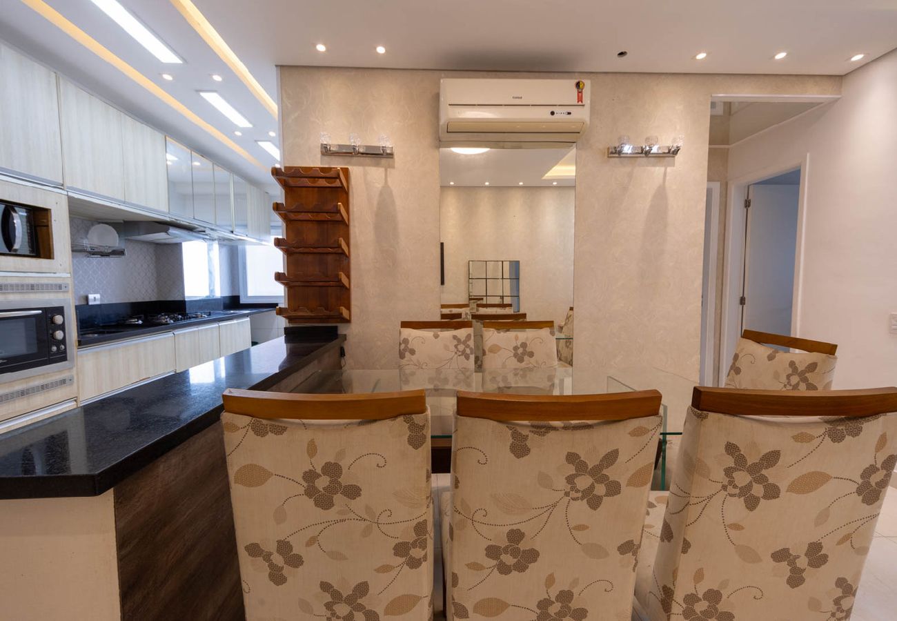 Apartamento em Guarujá - Apto c Piscina e Brinquedoteca a 400m da praia Apartamento em Guarujá - Apto c Piscina e Brinquedoteca a 400m da praia